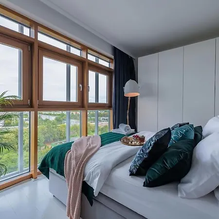 Golden - 10th Floor View, Slominskiego *