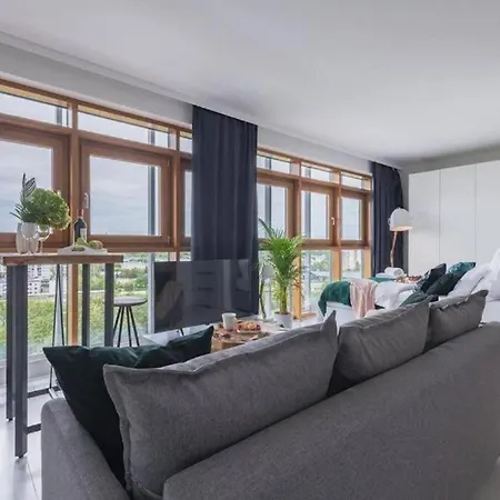 Golden - 10th Floor View, Slominskiego Daire *